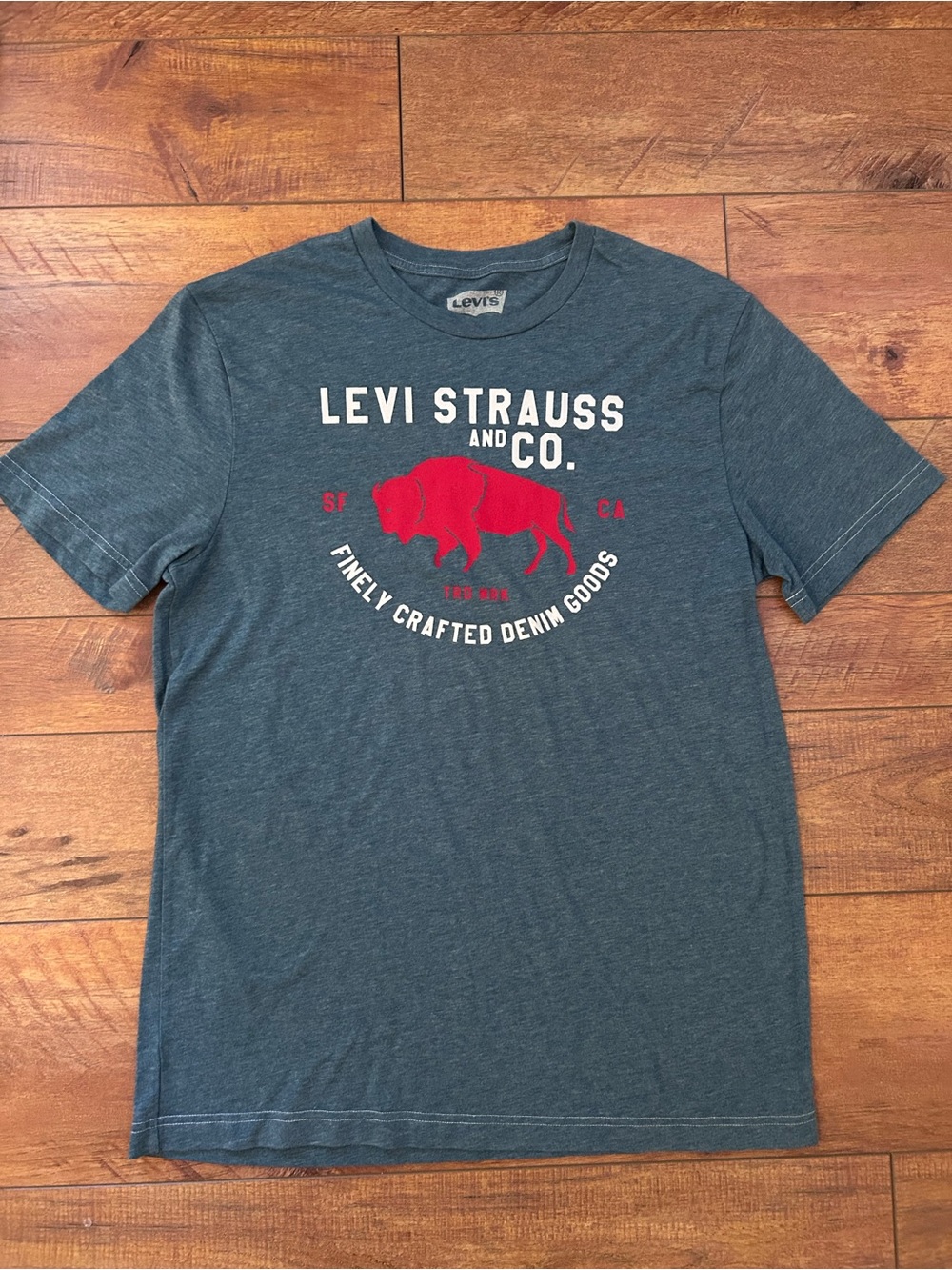 Levi's Men's Heather Blue Graphic Tee with Red Buffalo Logo